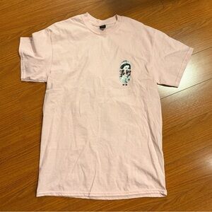10.DEEP. Queen Elizabeth Chinese Pink T-Shirt